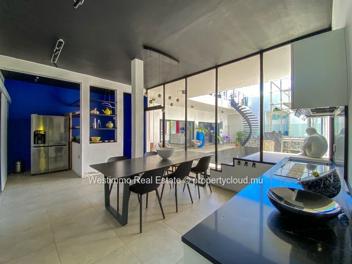 Exceptionnelle Villa d'architecte style Ryad de 450 m² avec piscine et vue mer