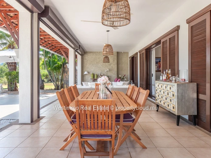 Villa de prestige 5 chambres sur un domaine golfique à Tamarin