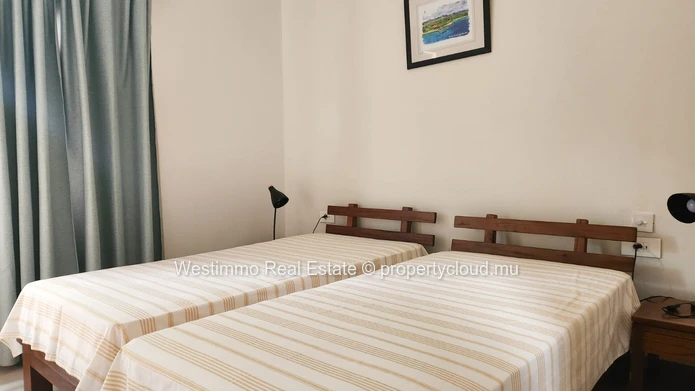 Duplex avec piscine privée à Rivière Noire à louer
