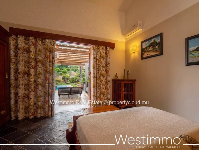 Maison familiale de 5 chambres avec piscine et jardin à Vendre à RIVIERE NOIRE