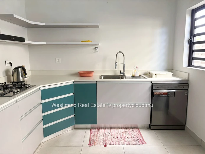 Duplex avec piscine privée à Rivière Noire à louer