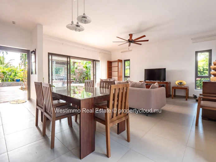 Villa 3 chambres en suite , piscine et jacuzzi
