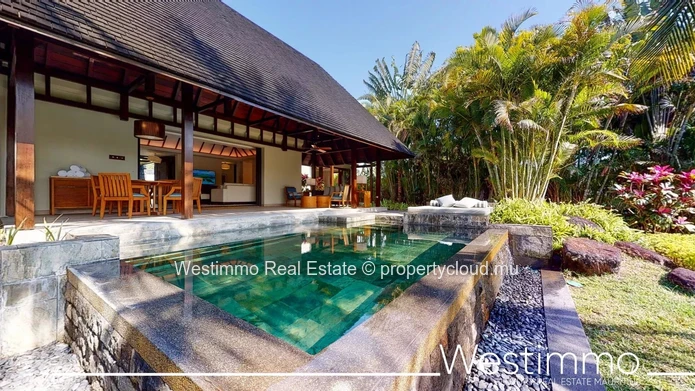Magnificent renovated villa suite with private pool and sea view in a 5-star complex