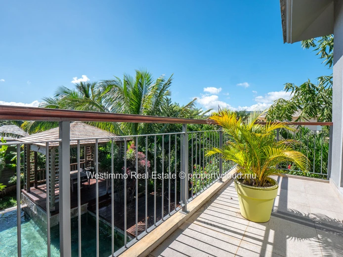 Villa 3 chambres en suite , piscine et jacuzzi