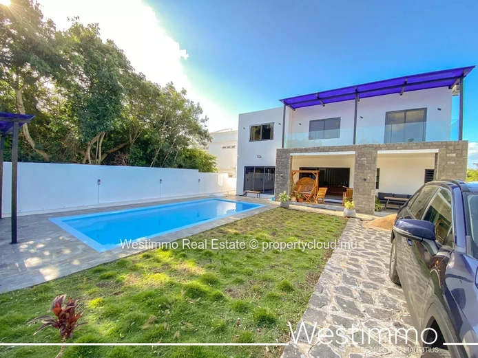 Location long terme Villa moderne neuve avec piscine