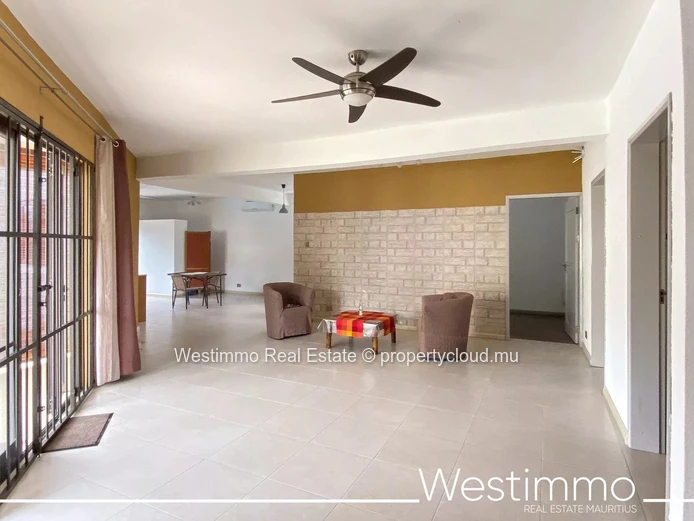CALODYNE - Large family villa with studio, garden, pool and sea view.