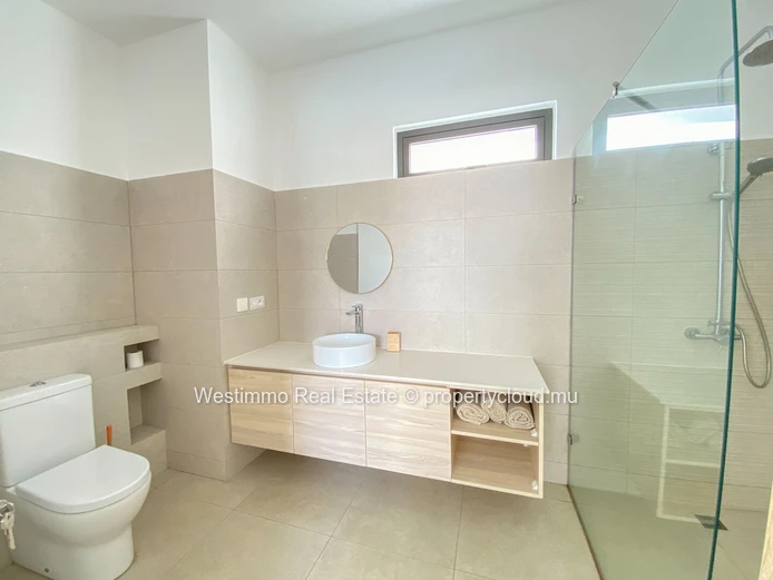 Modern villa for sale in Péreybère near the beach