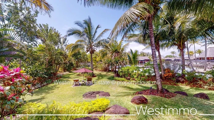Magnificent renovated villa suite with private pool and sea view in a 5-star complex