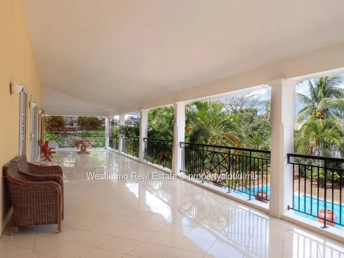 TAMARIN - Large 5-bedroom suite home