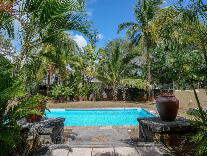 TAMARIN - Large 5-bedroom suite home