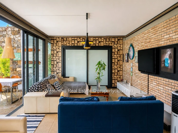 Architect-designed house with pool for sale in Flic en Flac