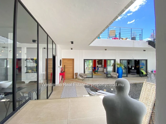 Exceptionnelle Villa d'architecte style Ryad de 450 m² avec piscine et vue mer