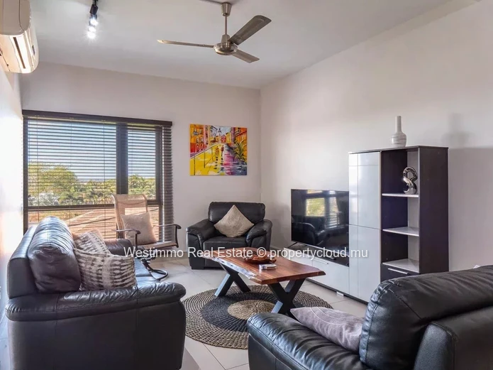 Penthouse en duplex à vendre avec vue mer et montagne, grande terrasse et jacuzzi