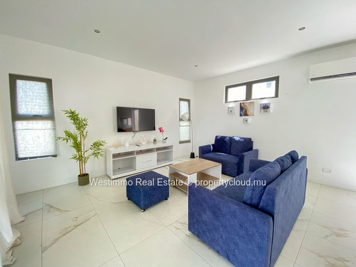 Modern villa for sale in Péreybère near the beach