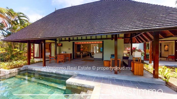 Magnificent renovated villa suite with private pool and sea view in a 5-star complex