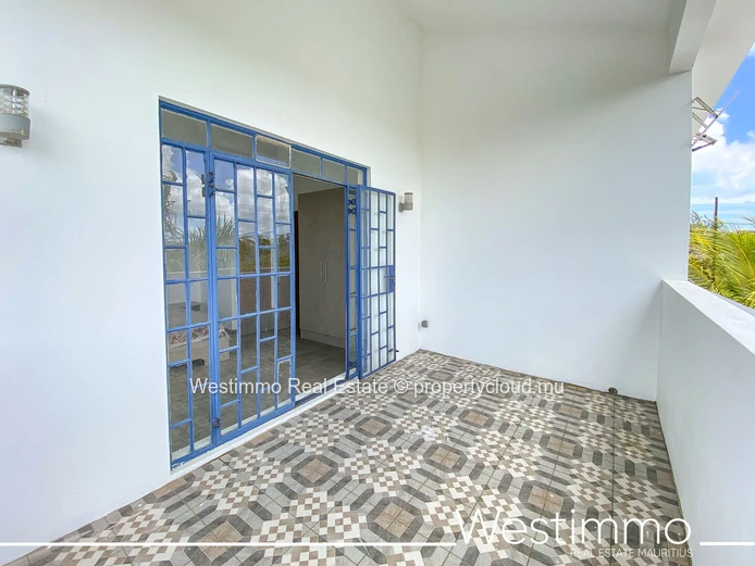 Villa meublée à louer à Péreybère avec 5 chambres et piscine privée