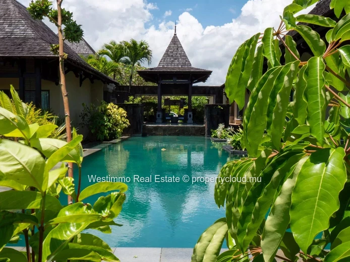 Villa for sale in Bel Ombre with 5 bedrooms and private pool on 3,385 m²