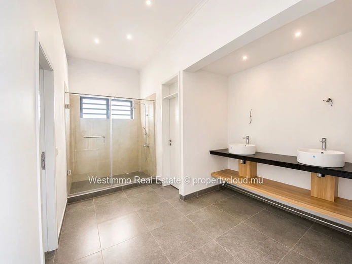 Trou aux Biches - Magnifique Villa meublée moderne de 5 chambres en suite avec piscine à louer