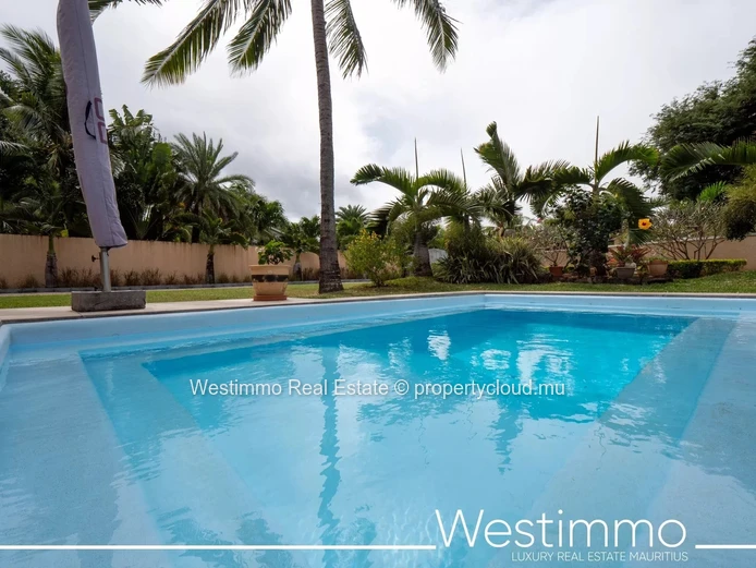 Maison familiale de 5 chambres avec piscine et jardin à Vendre à RIVIERE NOIRE