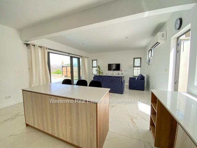 Modern villa for sale in Péreybère near the beach
