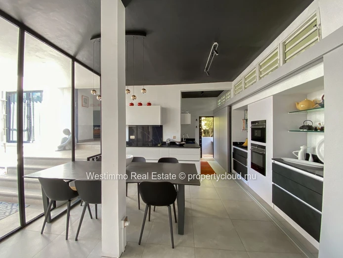 Exceptionnelle Villa d'architecte style Ryad de 450 m² avec piscine et vue mer