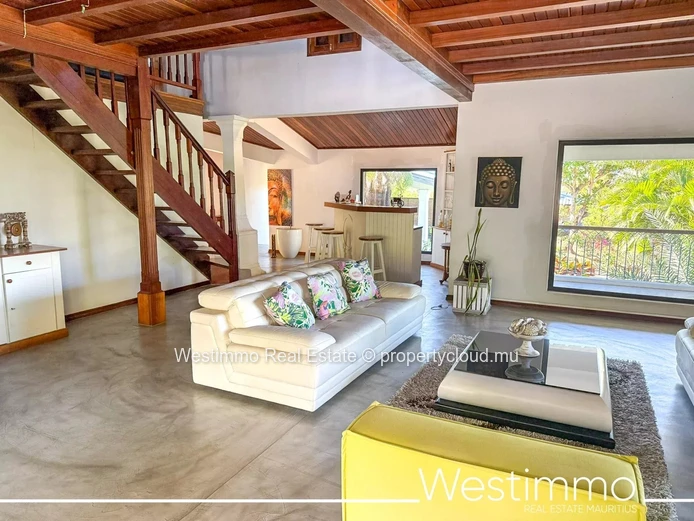 TAMARIN - Villa de 750 m2 ideal pour une famille ou projet locatif