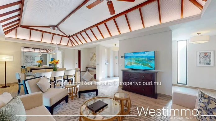 Magnificent renovated villa suite with private pool and sea view in a 5-star complex