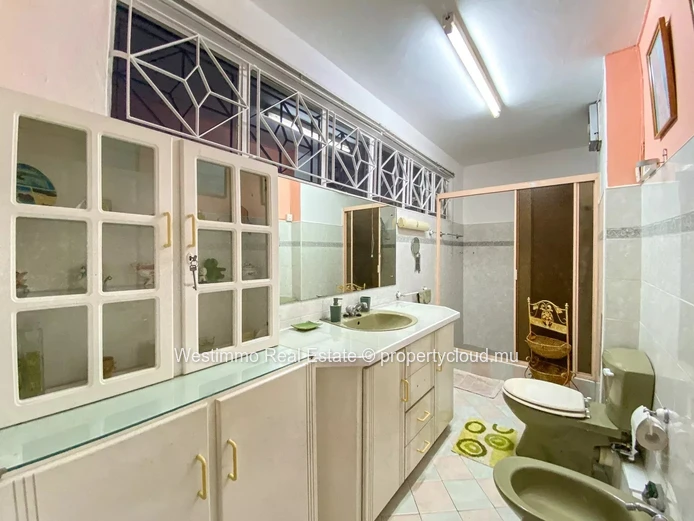 QUATRE BORNES – Élégant appartement de 135m² à louer | Confort, Espace & Emplacement Idéal