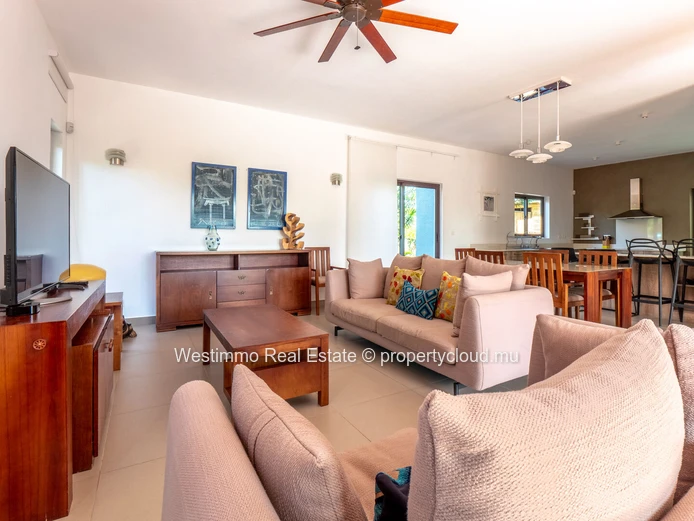 Villa 3 chambres en suite , piscine et jacuzzi