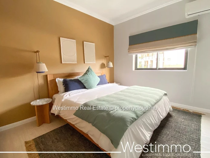 Flic en Flac - Luxurious waterfront appartment with swimming pool and lagoon views.