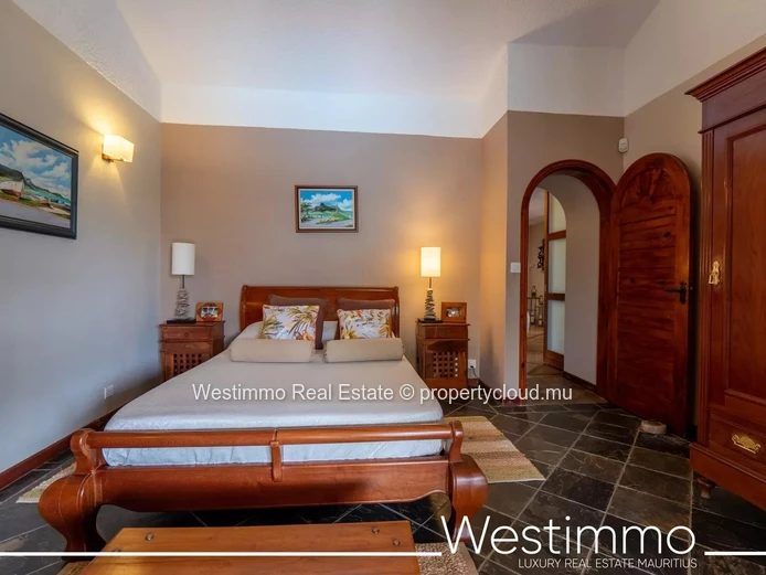 Maison familiale de 5 chambres avec piscine et jardin à Vendre à RIVIERE NOIRE