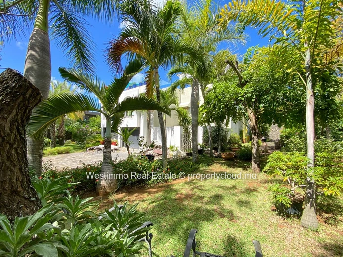 Exceptionnelle Villa d'architecte style Ryad de 450 m² avec piscine et vue mer