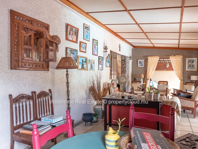 Maison familiale avec dépendance et piscine à vendre à Tamarin