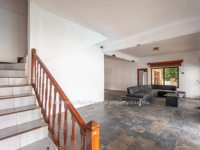 4-bedroom house to renovate near the beach in Flic en Flac