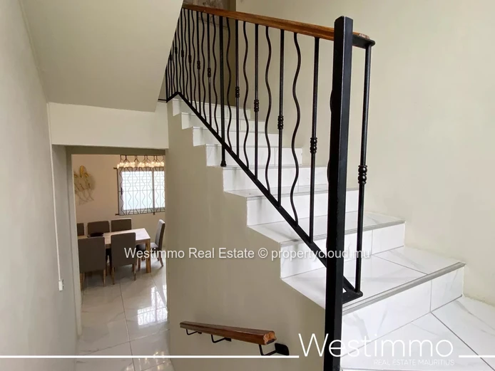 CALODYNE - Magnificent modern villa with swimming pool near the lagoon