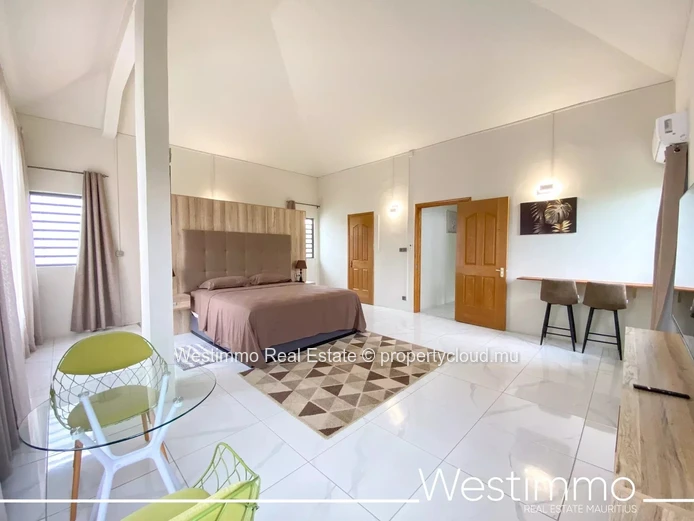 CALODYNE - Magnificent modern villa with swimming pool near the lagoon