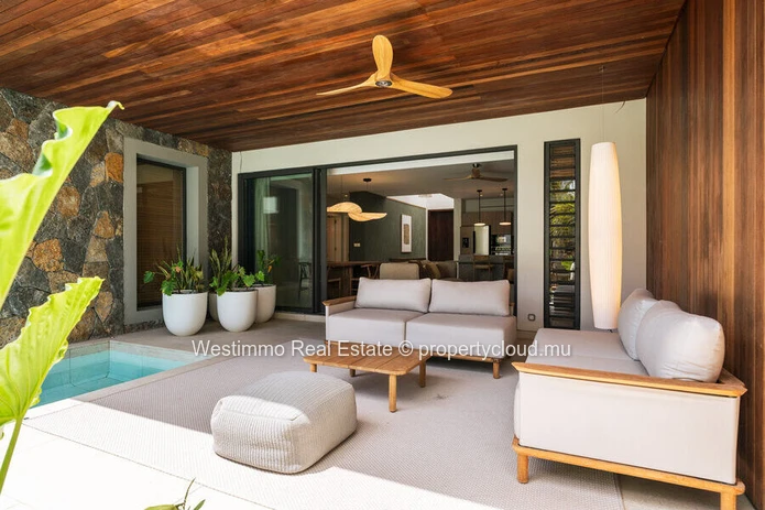 Villa pieds dans l’eau 4 suites face au Morne