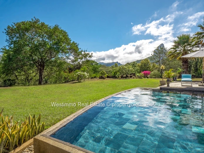 Villa de prestige 5 chambres sur un domaine golfique à Tamarin
