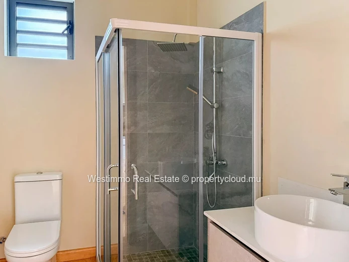 3-bedroom apartment with private rooftop and sea view in Flic en Flac for sale