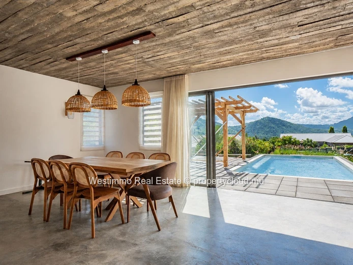 Villa neuve avec piscine dans morcellement sécurisé