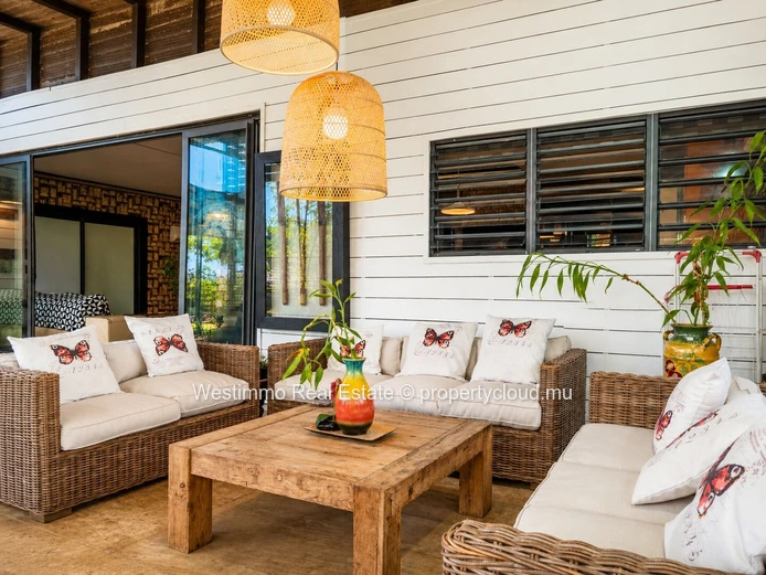 Architect-designed house with pool for sale in Flic en Flac