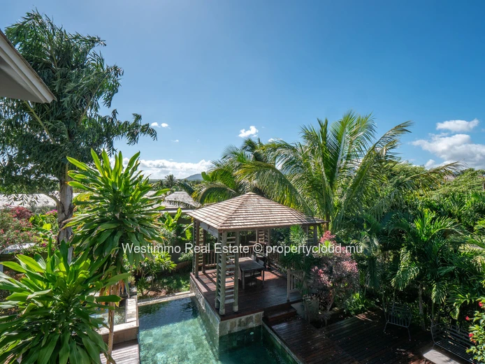 Villa 3 chambres en suite , piscine et jacuzzi