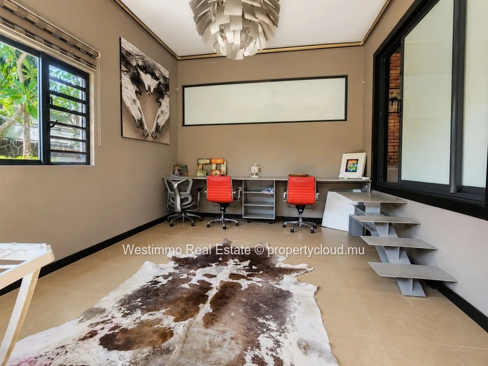 Architect-designed house with pool for sale in Flic en Flac