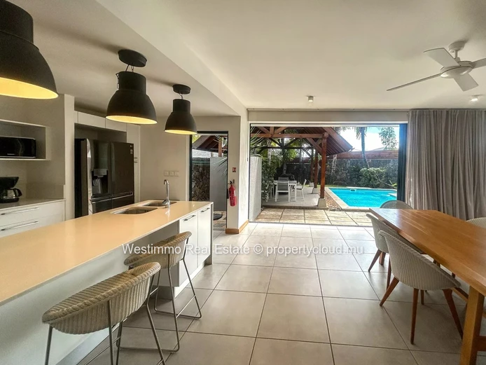 TAMARIN - Villa for sale with private pool and 3 bedrooms on 482 m²