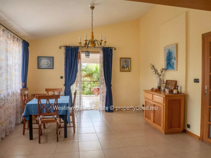 TAMARIN - Large 5-bedroom suite home