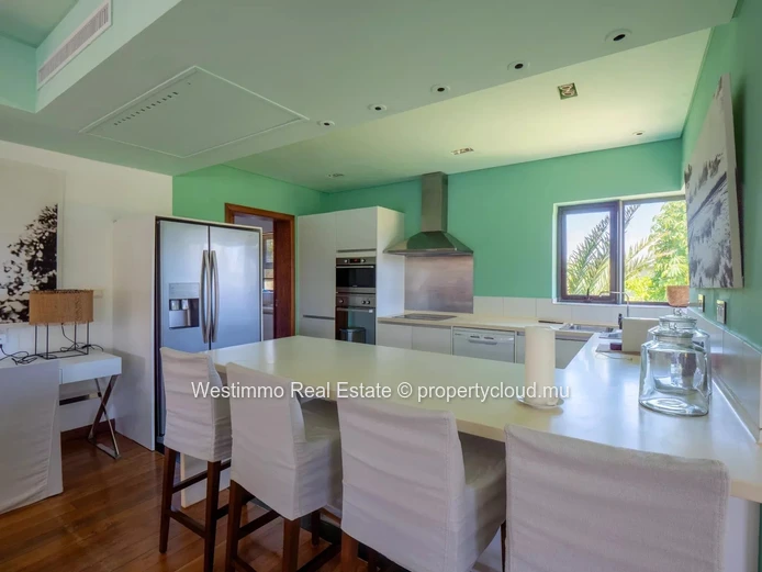 Villa for sale in Bel Ombre with 5 bedrooms and private pool on 3,385 m²