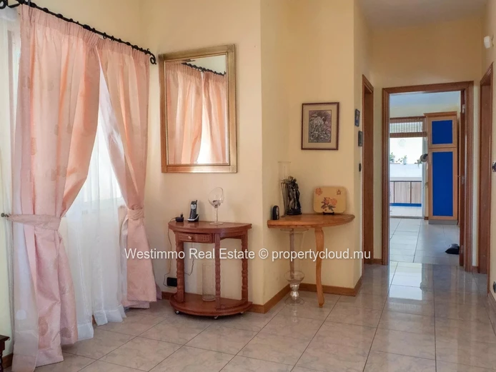 TAMARIN - Large 5-bedroom suite home
