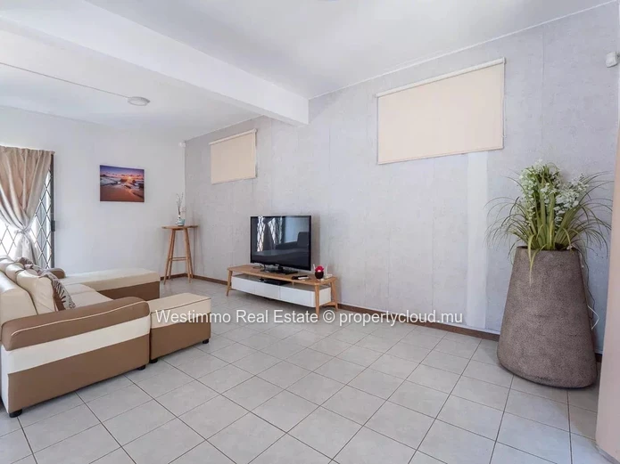 3-Bedroom House with Private Pool and Garden – Long-Term Rental – Flic en Flac