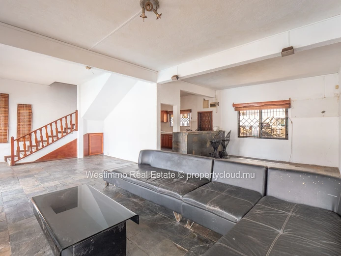 4-bedroom house to renovate near the beach in Flic en Flac