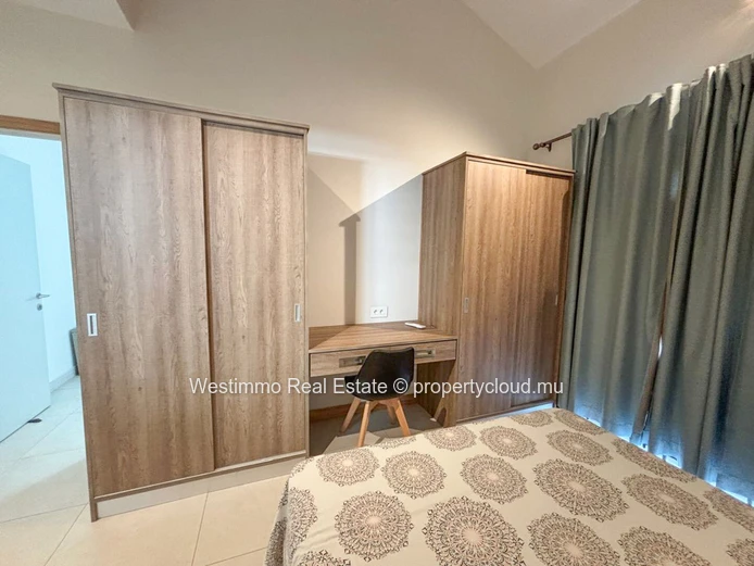 Duplex avec piscine privée à Rivière Noire à louer